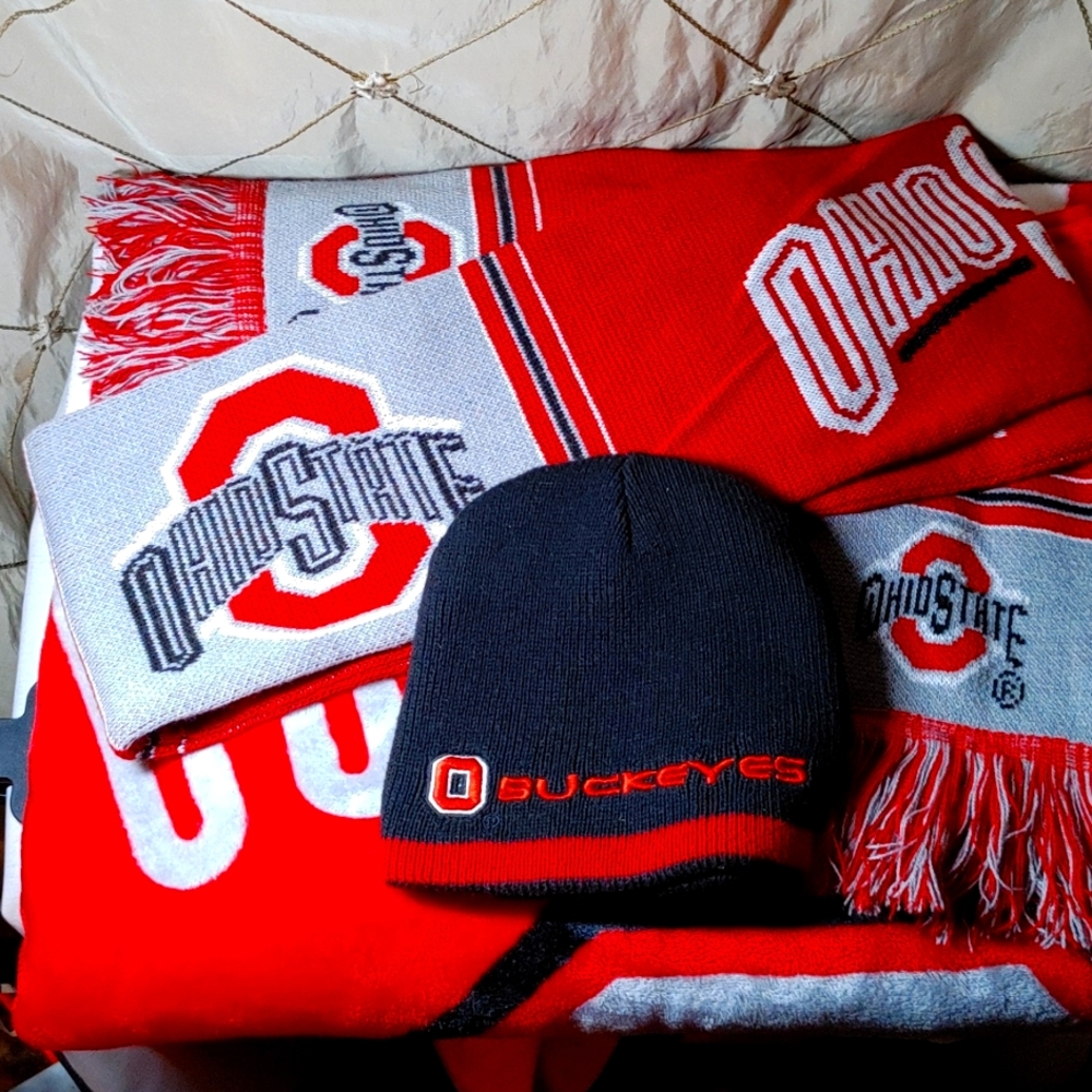 "Buckeye Bundle" 1.Scarf 2.Skully 3.Blanket"Buckeye" RED-BLK & GRY one size F/A